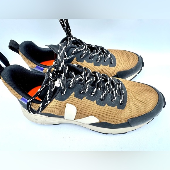 Veja DEKKAN
ALVEOMESH TENT
PIERRE PURPLE 39/8 - Picture 9 of 12